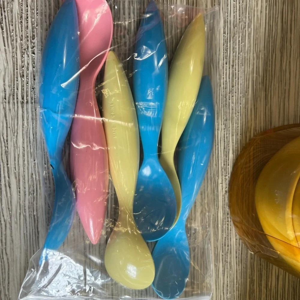 Boston Warehouse Colorful Sundae School Ice Cream Set